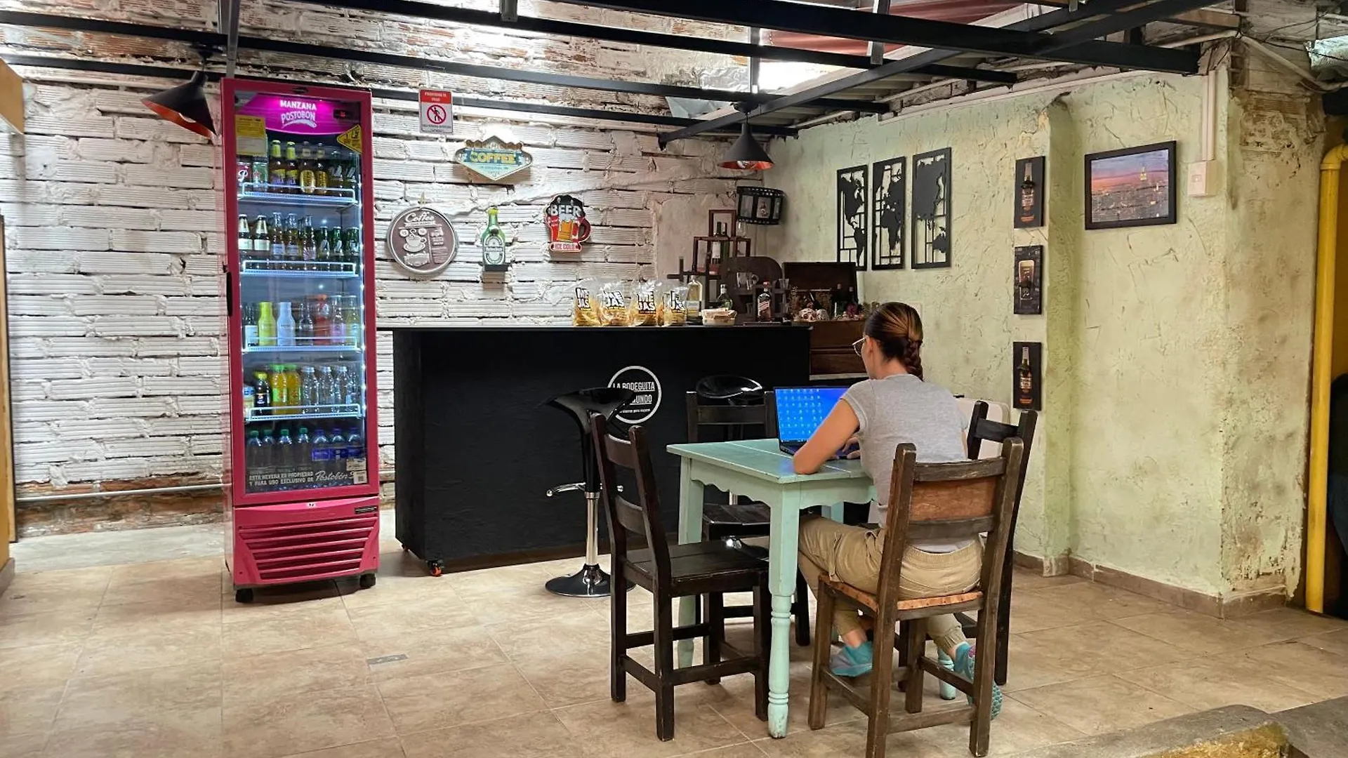 Hotel Hostal La Bodeguita Del Mundo Laureles Medellín 0*,  Colombia
