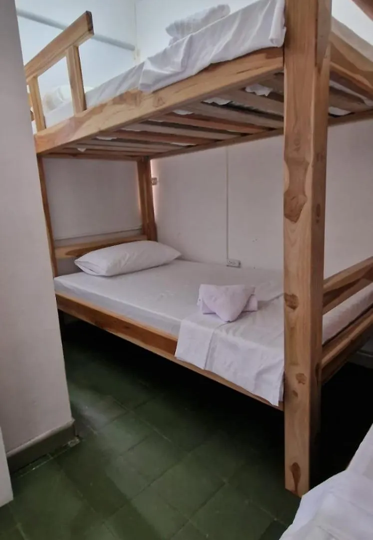 Hotel Hostal La Bodeguita Del Mundo Laureles Medellín 0*,