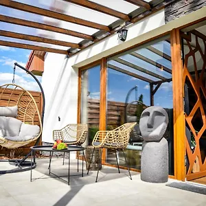https://meru-minivilla.szeged-hotels.com